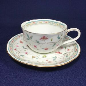 Noritake ノリタケ 花更紗 bone chine カップ&ソーサー ティーカップ コーヒー ペルシャ風 花柄 金彩金縁 陶磁器 レトロ 4409L/T59387A食器