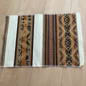 南米 ペルー手織り テーブルマット ランチョマット 敷物 ドイリー白　ハンドメイド
