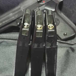 銃刀法適合品 希少 MGC ベレッタ M92F 固定ガスガン SRHW 予備マガジン付き ガス漏れなし 実射確認済み サイクロンバレル HWの画像4