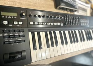 【中古】Roland ローランド MIDIキーボードコントローラー A-500PRO-R 49鍵