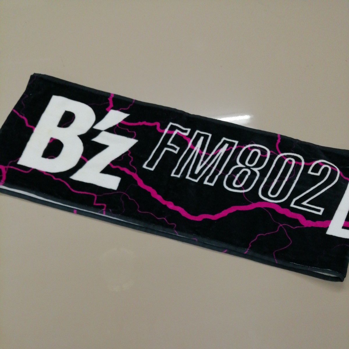 ヤフオク! -「b'z タオル」の落札相場・落札価格