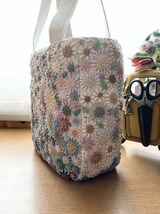 お花の手刺繍 ビーズ刺繍　バッグ　ハンドメイド リネン生地　肩掛け トートバッグ_画像7