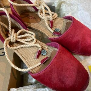 UGG サンダル　エスパドリーユ　プラダ　ミュウミュウ　シャネル　dior スニーカー