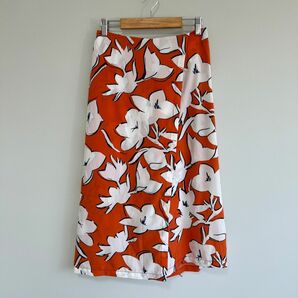 ザラ トラファルク パンツ スカート フレア 後ろゴム オレンジ 橙色 花柄