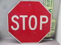 ★USA　大型ビンテージ道路標識　STOP看板　実物　ロサンゼルス西海岸 /カリフォルニア州オリジナル店舗什器ディスプレイ_画像1