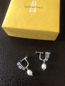 【Milluflora Heart pearl earring】USED 保管品　デザインイヤリング　箱入り　装飾小物【23/05 メタル5A 3】