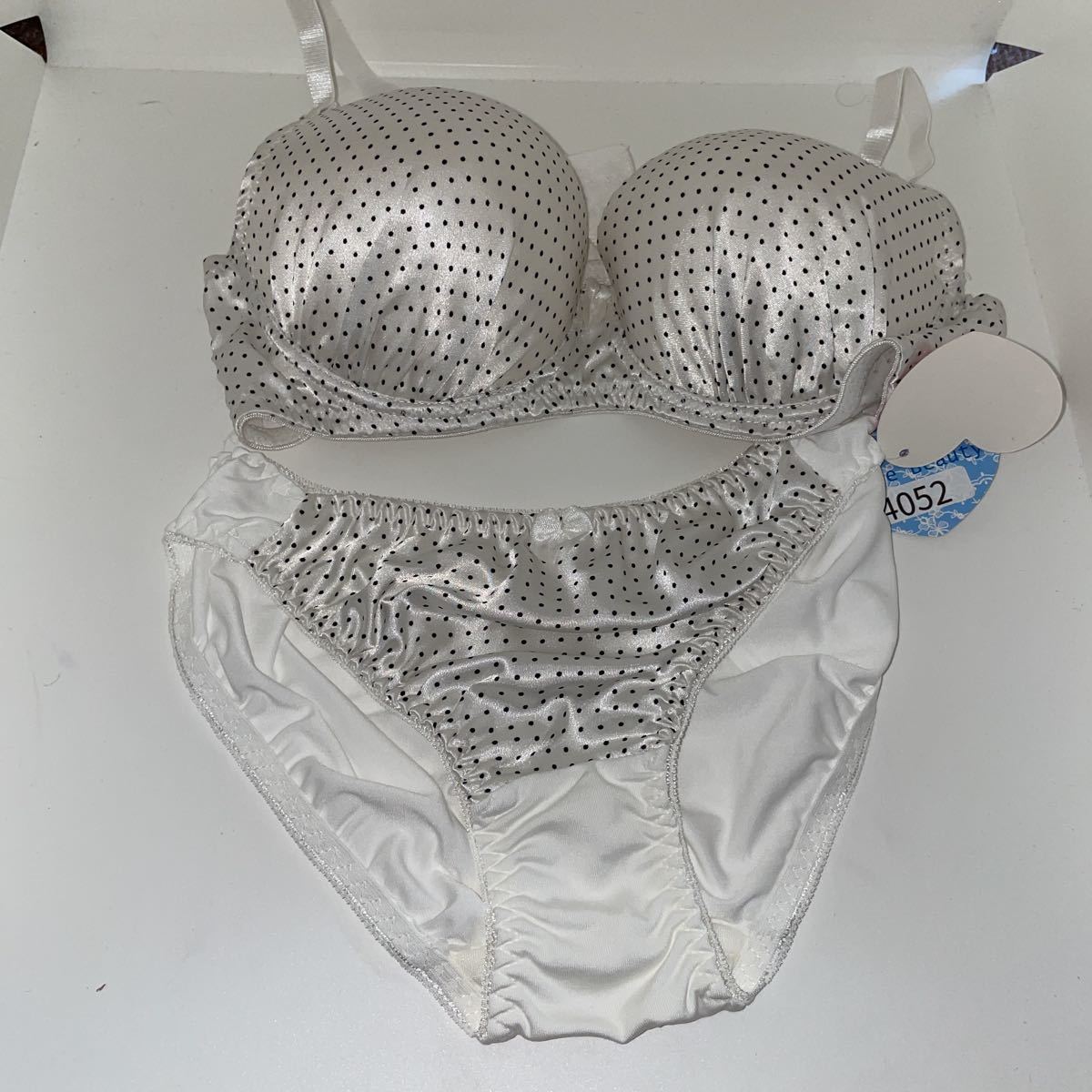 Yahoo!オークション -「(水玉 ドット)」(ブラジャー、ショーツ Yahoo!オークション -「(水玉 ドット)」(ブラジャー、ショーツ