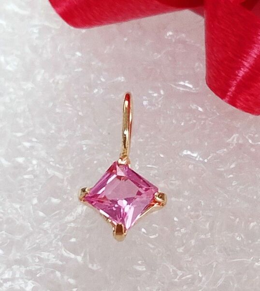 新品K18イエローゴールドピンクサファイアトップ 0.18CT