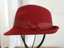 ☆Cutie Blonde C.B.☆レディース・ガールズ　中折れハット　綺麗な紅色　サイズ５７・５cm　ウール　キャップ　帽子_画像1