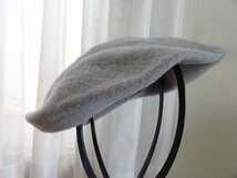 ●G.U.●ジーユー　レディース・ガールズ　灰色帽子　ベレー帽　スタイル帽子　サイズ５６cm〜５８cm　ウール　キャップ　帽子_画像4