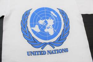 UTS93国連 マークLパロディ 半袖TシャツUNITED NATIONS国際連合 平和 戦争反対PEACE