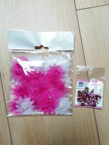 ハンドメイド素材■ピンク白パール花と3色ピン■カード、アルバム、写真等に♪