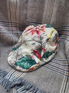 （新品）オシャレ 花柄（ボタニカル）ハンチング（ライトベージュ）帽子 / アメカジ 人気 オススメ 男女兼用 ハワイアン アロハ 植物柄 