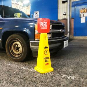 セーフティコーン SAFETY CONE 三角コーン【PARKING AREA/NO PARKING AREA】駐車禁止 アメリカタイプ 両面 カラーコーン メッセージ 駐車場の画像2