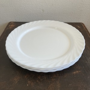  Vintage milk glass france large . plate plate arcopal France 