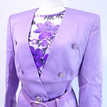 #anc ギンザマギー 銀座マギー スカートスーツ 7 紫 スリーピース ブラウス シルク 花柄 スカーフ付き ラインストーン レディース [811369]_画像3