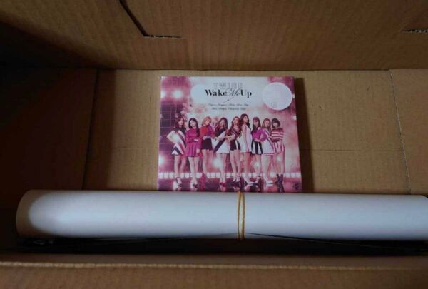 新品未開封　セット販売　外付特典　ポスター付 TWICE CD+DVD Wake Me Up 初回限定盤B　初回限定盤A 同梱