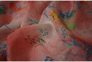 生地　ハンドメイド　DIY麻リネン　苧麻　素敵プリント花柄　洋服ワンピース チュニック シャツ作るサイズ　顔明るい映る