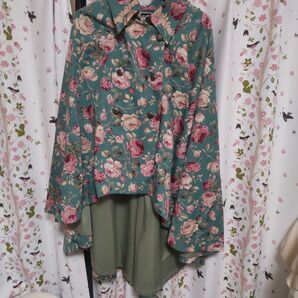 美品 花柄マント
