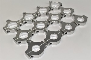 アルミ製CNCステアリングダンパー用フォーククランプφ36 【ミニモト】【minimoto】【ホンダ 4mini】【ツーリング】【カスタム】