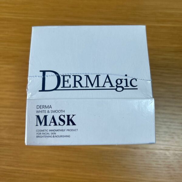 【タイ直輸入　新品未開封】DERMAgic White &smooth mask 