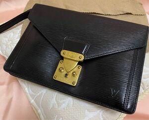 ルイヴィトン LOUIS VUITTON エピ 黒　バッグ　セカンドバッグ　 メンズバッグ　セリエ ドラゴンヌ　ブティック修理品