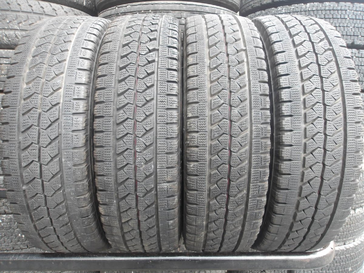 ブリヂストン BLIZZAK W979 215/70R17.5 118/116L オークション比較