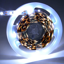 ★ LED ライト テープ 5V用 ◆ 幅8mm 2芯 粘着テープ仕様 （USBケーブル付） 4メートル［白昼色］＆ ON/OFF 切り替えスイッチ付 ケーブル★_画像3