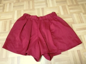 y4244*earth music&ecology* tuck entering skirt manner soft culotte * red *F