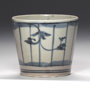 [.] Edo era middle period old Imari blue and white ceramics checked pattern ... writing soba sake cup soba sake cup .book@. hand. good hand. K45