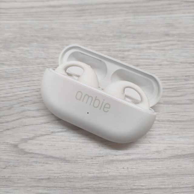 ambie sound earcuffs AM-TW01 [Cloud Gray] オークション比較 - 価格.com