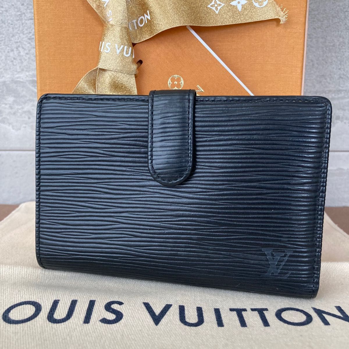 廃盤 ルイヴィトン エピ ヴィエノワ がま口 金具 黒 ブラック LOUIS