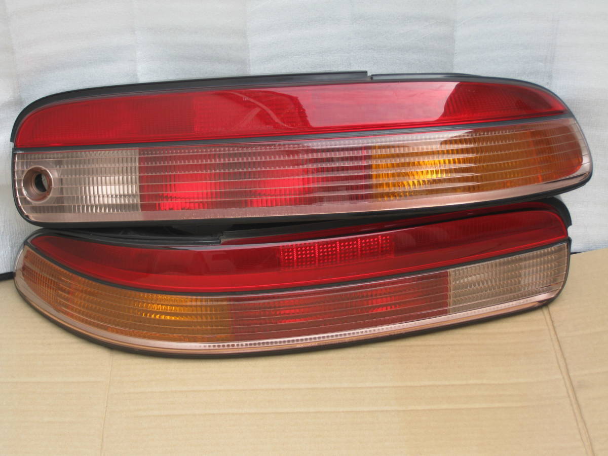 超話題新作 トヨタ 30ソアラ 後期 UZZ30 テールランプ 左右セット 割れ