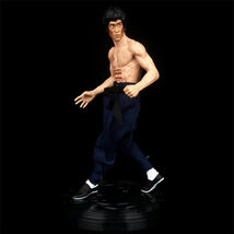 海外　限定品　送料込み 　ブルース・リー Bruce Lee 77th Anniversary Edition Statue Enter The Dragon Three-headed 　フィギュア_画像2