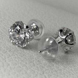 ★高品位な輝き★ 2.36ct 【Pt900】高純度プラチナ900製★ダイヤモンドピアス【化粧ケース付】 ＊重宝する定番アイテム6本爪一粒ピアス＊の画像3