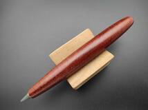 【FongLai Woodworks】銘木鉛筆【アフリカ血檀】波杢　(インクレスペン　永久鉛筆)_画像3