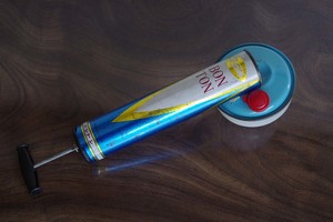 未使用ストック品殺虫 ボントンBONTON噴霧器懐かしいブリキの噴霧器レトロ雑貨オモチャt的？広告看板玩具的タンクも色合い良いけどジャンク