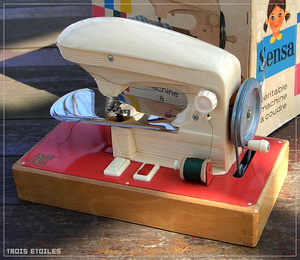  toy sewing machine SENSA 1960 France Paris antique bro can to box attaching free shipping *fp0274