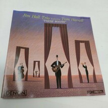 即決　送料込み　輸入盤　CD ジム・ホール　/　ジーズ・ルームス / JIM HALL TRIO FEATURING TOM HARRELL / THESE ROOMS 水濡れ跡_画像4