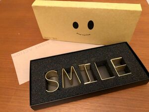 Smile 置物　飾り　アルファベット　オシャレ　送料込　箱入り