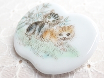 L348　レトロ ブローチ 中国 景徳鎮 猫 ネコ 陶芸 プレート ネックレストップにも Vintage brooch_画像2