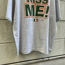 90s USA製 半袖 プリントTシャツ グレー KISS ME Irish HONORS メッセージプリント アメリカ製 古着 vintage ヴィンテージ Lサイズ_画像6