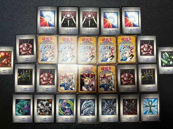 遊戯王　旧カード　KONAMI産20枚　B・E・Wドラゴン、R・E・Bドラゴン、ブラックマジシャンなど