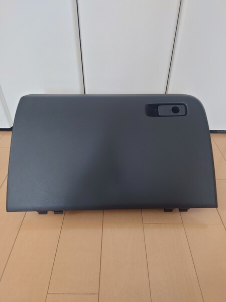 【送料無料】新型レクサスNX用 グローブボックス 55550-78040-C0 ブラック ★