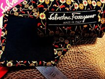 ★良品★3R00490【Ferragamo】フェラガモ「花 植物 柄」ネクタイ_画像2