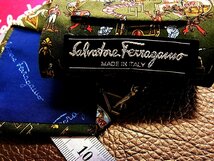 ★良品★3R00248【Ferragamo】フェラガモ「ポロ テニス フェンシング ホッケー スポーツ 柄」ネクタイ_画像3