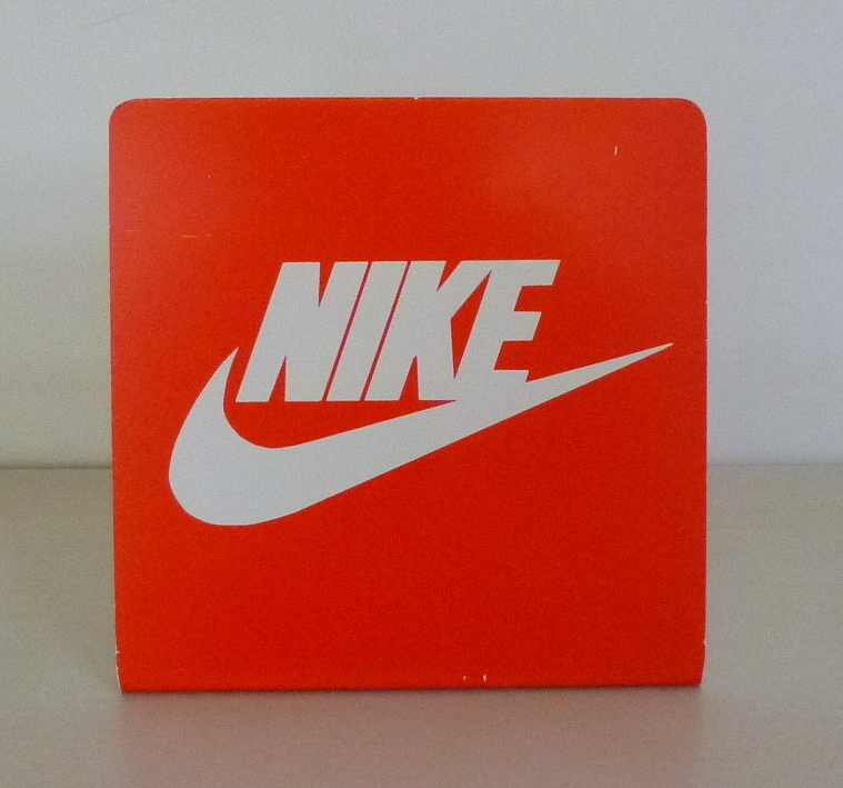 ヤフオク! -「nikeナイキ」(広告、ノベルティグッズ) の落札相場・落札価格