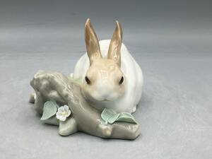リヤドロ 食べる ウサギ うさぎ 置物 フィギュリン 陶器 陶器人形