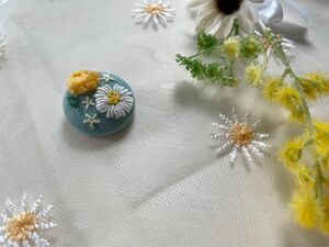 お花刺繍ヘアゴム　くるみボタン　黄色