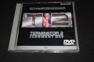 「ターミネーター2」アーノルド・シュワルツェネッガー 主演　DVD CD1